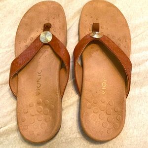 Vionic thong sandals